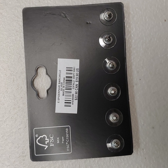 ❤️NWT VINTAGE TORRID RHINESTONE SPIDER STUD EARRING 3 PAIRS SET, NEVER WORN - Picture 5 of 8